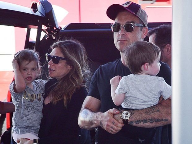 robbie-williams-nam-ca-si-hat-tai-world-cup-2018-dung-ca-thanh-xuan-de-uoc-bi-gay