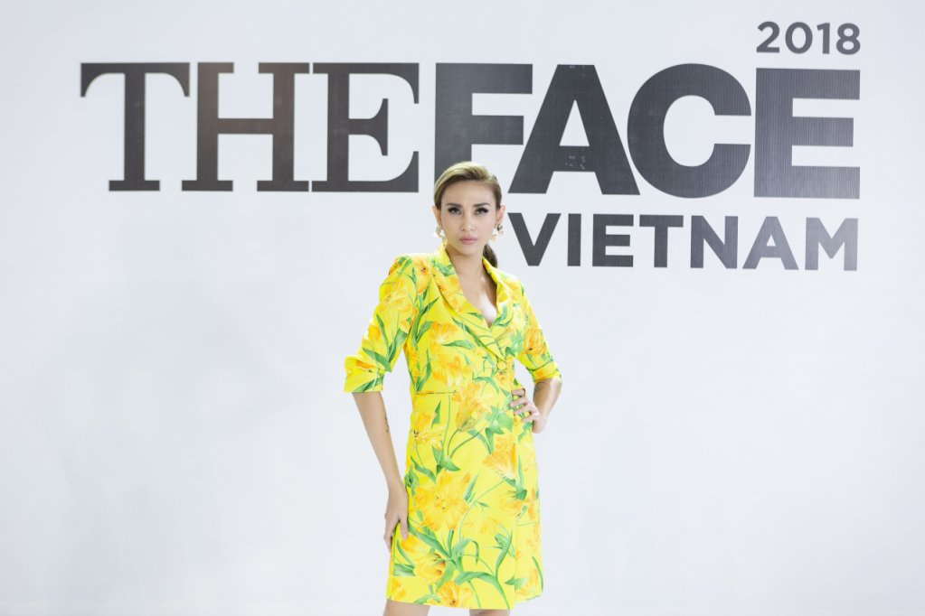 sau-khi-nhap-vien-vi-con-dau-cot-song-vo-hoang-yen-bat-ngo-khoe-nhan-sac-tre-trung-quyen-ru