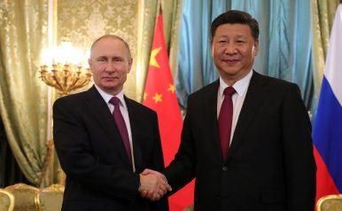 tong-thong-trump-dang-ngay-cang-cung-co-quan-he-nga-trung-quoc-phan-1