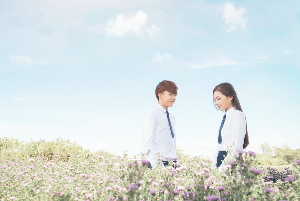 tung-maru-va-hotgirl-hoi-nach-bich-ngoc-dep-nao-long-trong-teaser-poster-dam-mau-sac-thanh-xuan-cua-tuoi-17
