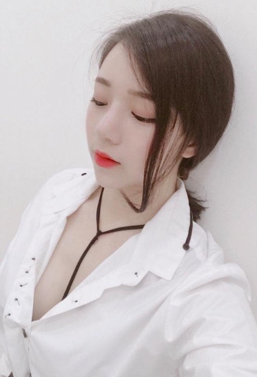 ve-dep-cua-hot-girl-ngu-gat-dai-dien-cho-nhat-ban-trong-chuong-trinh-nong-cung-world-cup-2018