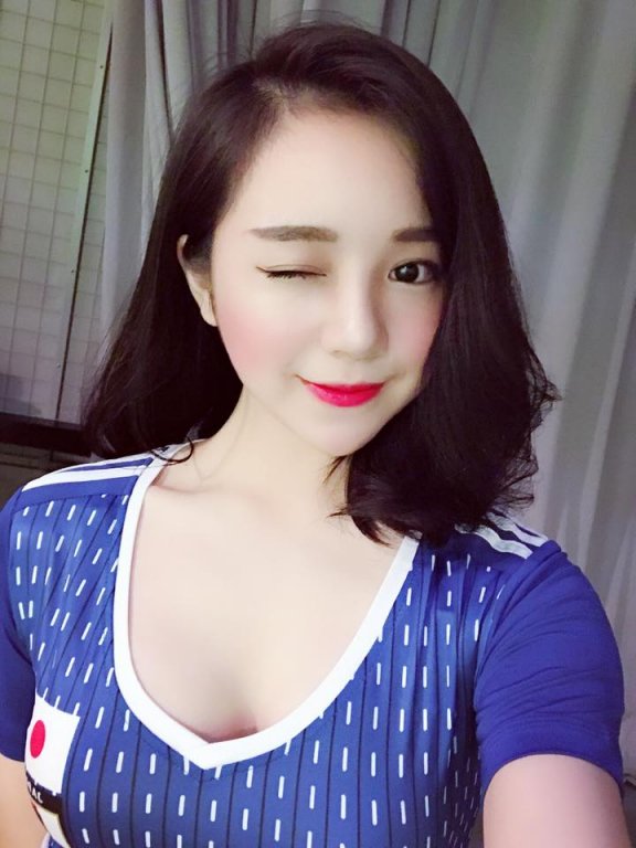 ve-dep-cua-hot-girl-ngu-gat-dai-dien-cho-nhat-ban-trong-chuong-trinh-nong-cung-world-cup-2018