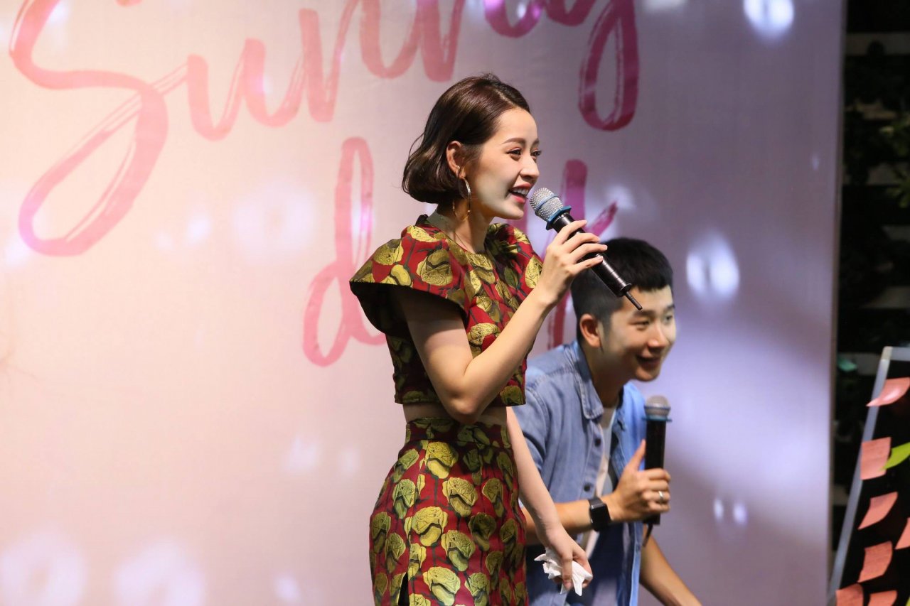 chi-pu-lai-gay-tranh-cai-khi-duoc-moi-hat-tai-dem-chung-khao-phia-nam-hoa-hau-viet-nam-2018