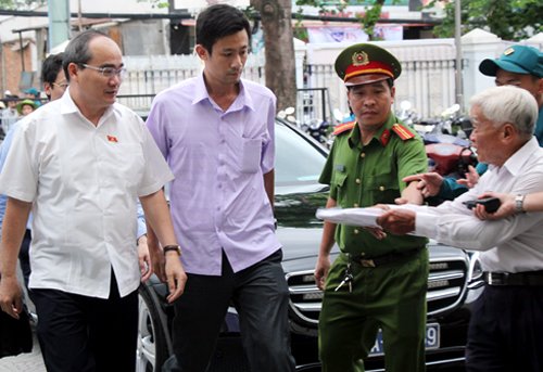 Ông Nguyễn Thiện Nhân đối thoại với hàng trăm cử tri Thủ Thiêm