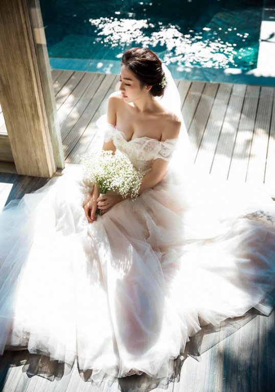 sau-nhieu-don-doan-a-hau-tu-anh-chinh-thuc-he-lo-anh-cuoi-xac-nhan-ket-hon-vao-ngay-217