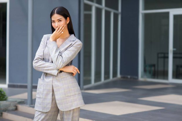 minh-tu-hoang-thuy-do-ve-quyen-ru-voi-phong-cach-menswear-khoe-kheo-vong-mot
