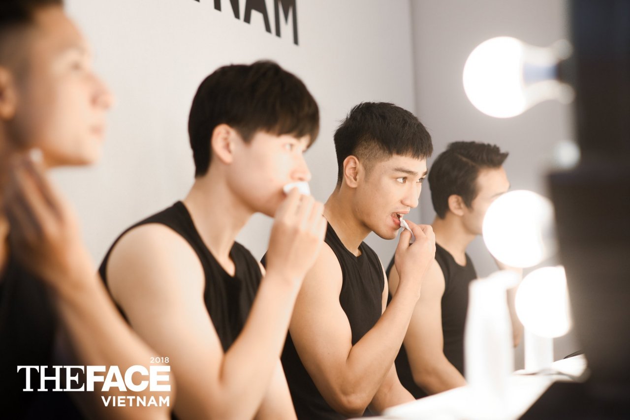 sau-hai-mua-phan-son-thu-thach-mat-moc-tai-the-face-2018-da-moc-dung-nghia