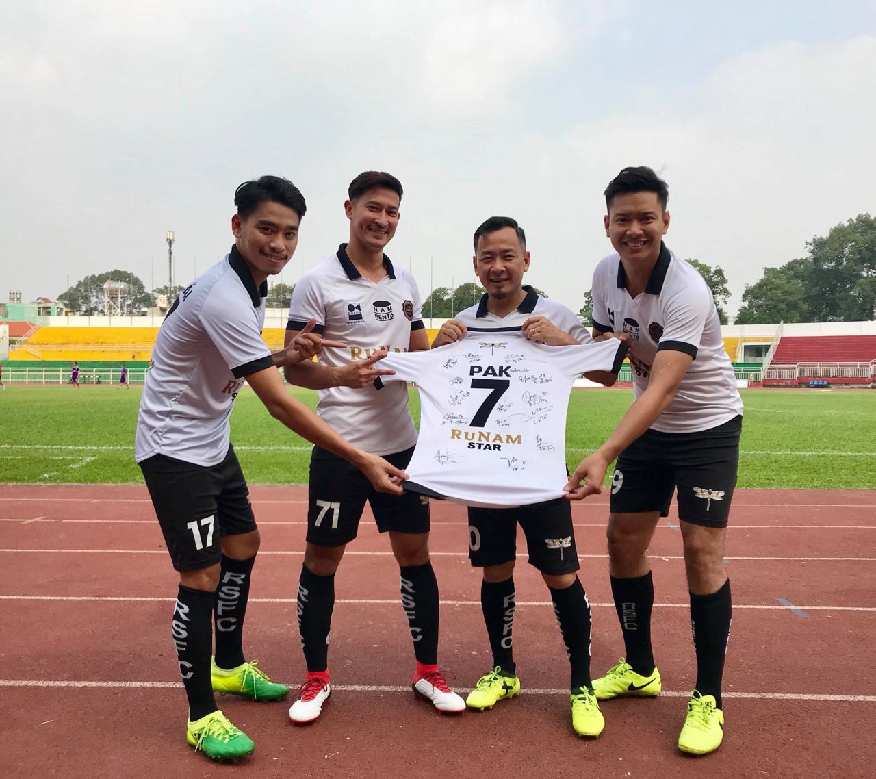 khong-con-bong-dang-hot-girl-nam-than-binh-luan-world-cup-2018-tren-song-vtv-la-ai