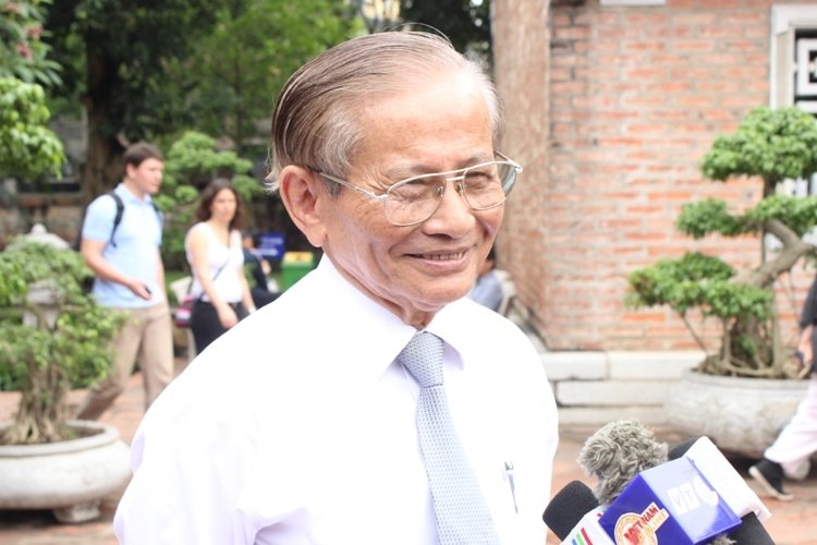 vinh-biet-giao-su-phan-huy-le