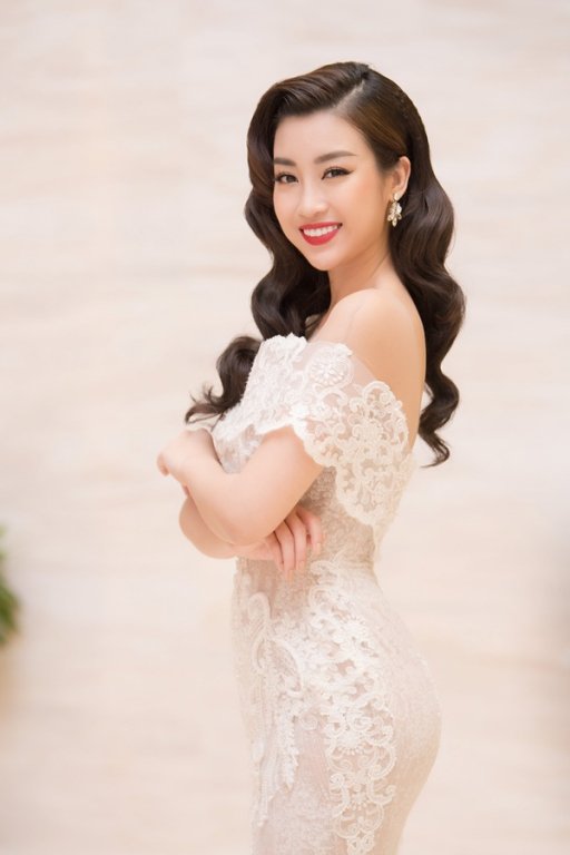 do-my-linh-thanh-tu-thuy-dung-do-ve-goi-cam-tai-chung-khao-phia-nam-hoa-hau-viet-nam-2018