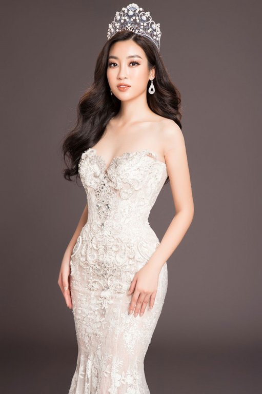 do-my-linh-thanh-tu-thuy-dung-do-ve-goi-cam-tai-chung-khao-phia-nam-hoa-hau-viet-nam-2018