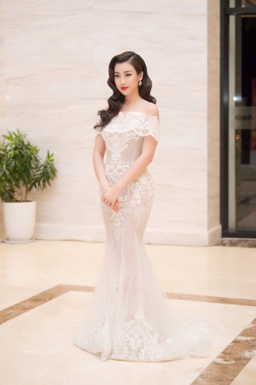 do-my-linh-thanh-tu-thuy-dung-do-ve-goi-cam-tai-chung-khao-phia-nam-hoa-hau-viet-nam-2018