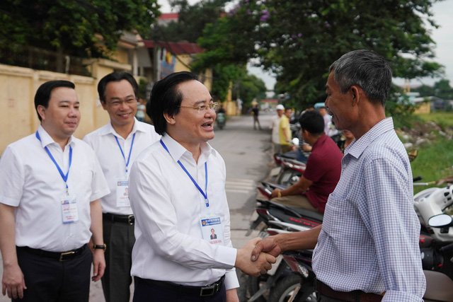 Lào Cai, Hà Giang, Lai Châu: cứu hộ cả đêm để thí sinh đến điểm thi