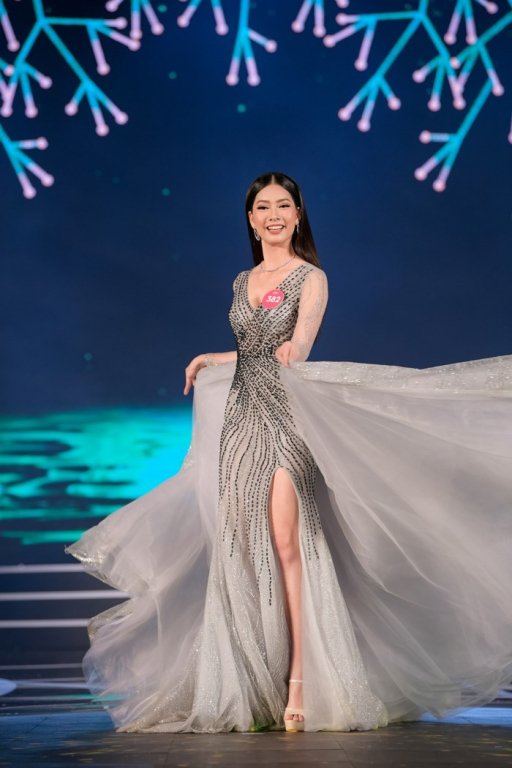 can-canh-nhan-sac-19-nguoi-dep-dau-tien-vao-chung-ket-hoa-hau-viet-nam-2018