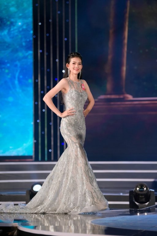 can-canh-nhan-sac-19-nguoi-dep-dau-tien-vao-chung-ket-hoa-hau-viet-nam-2018