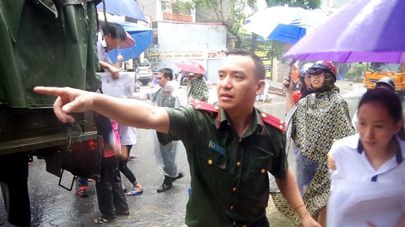 ha-giang-xe-dac-chung-xuong-cuu-ho-don-thi-sinh-thi-thpt-quoc-gia