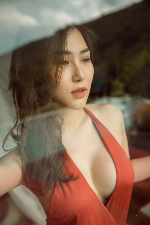 khong-so-huu-chieu-cao-khung-huong-tram-van-khoe-than-hinh-goi-cam-trong-loat-anh-bikini-moi-nhat