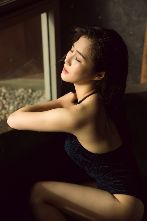 khong-so-huu-chieu-cao-khung-huong-tram-van-khoe-than-hinh-goi-cam-trong-loat-anh-bikini-moi-nhat