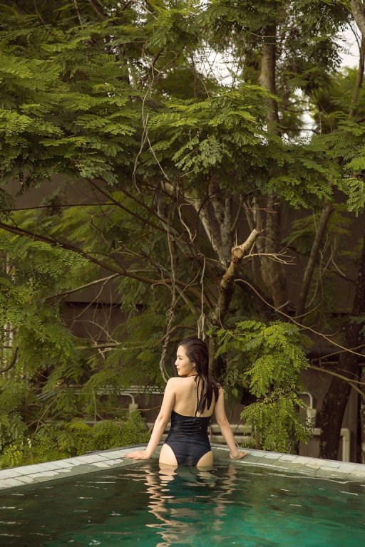 khong-so-huu-chieu-cao-khung-huong-tram-van-khoe-than-hinh-goi-cam-trong-loat-anh-bikini-moi-nhat