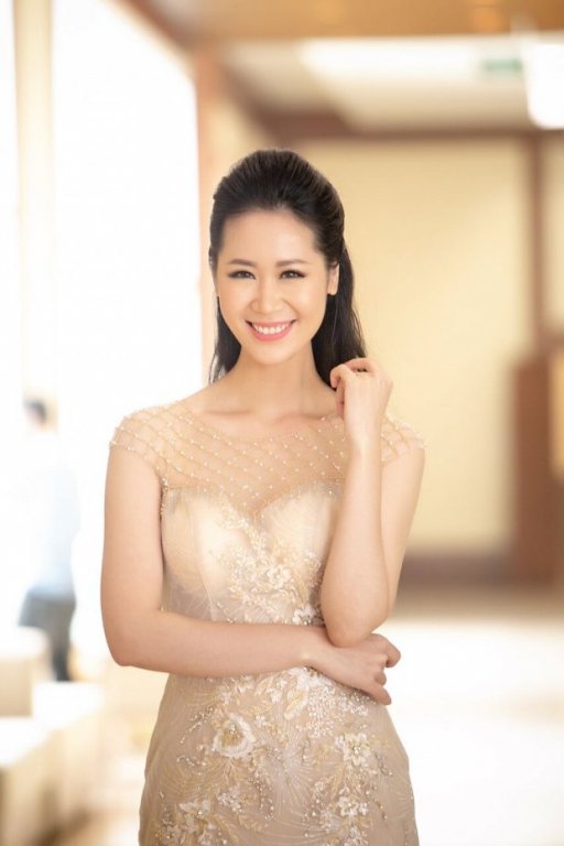 lan-dau-tien-dai-dien-viet-nam-du-thi-duong-thuy-linh-bat-ngo-dang-quang-hoa-hau-phu-nu-toan-the-gioi-2018