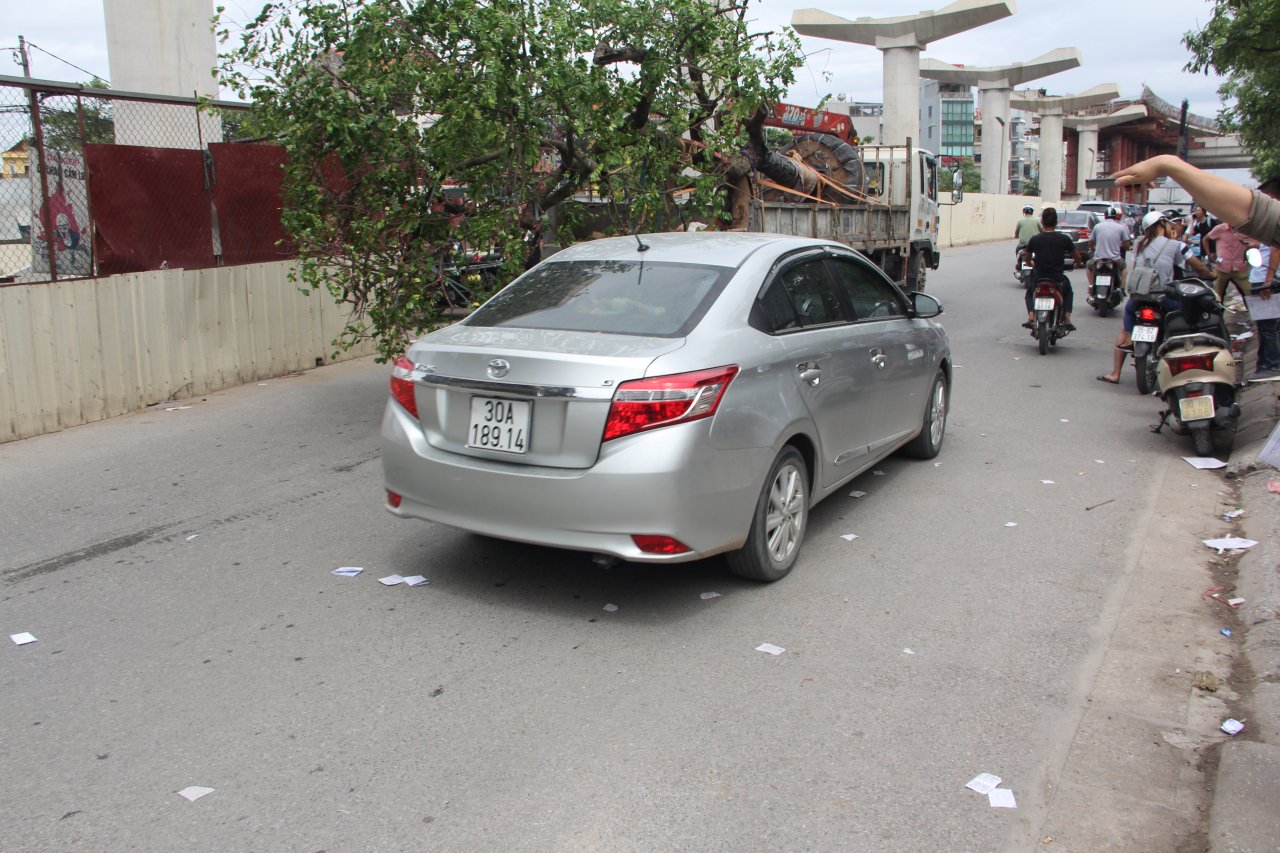 sau-buoi-sang-thi-mon-toan-ky-thi-thpt-quoc-gia-phao-thi-ngap-tran-cong-truong