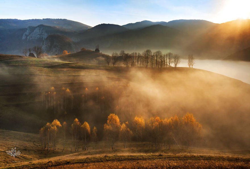 ve-dep-huyen-bi-tren-vung-dat-transylvania-than-thoai