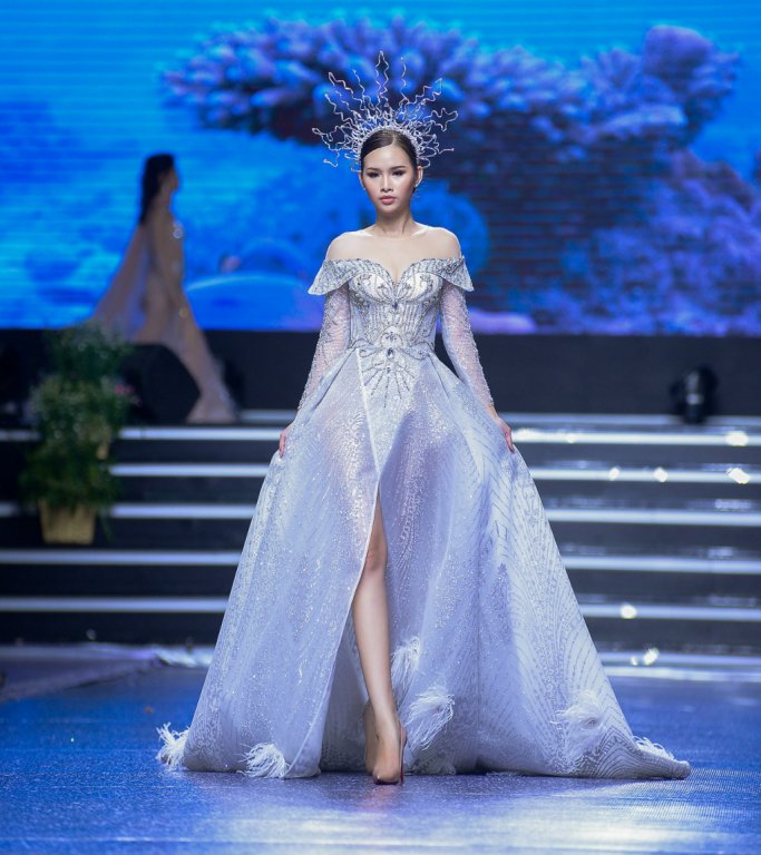 xac-nhan-thi-sieu-mau-viet-nam-2018-a-hau-thanh-trang-tung-anh-bikini-khoe-hinh-the-cuon-hut