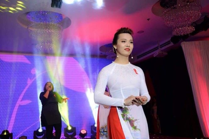 Góc khuất đằng sau những bóng hồng dị biệt - Kỳ 1: Những 'nữ' nghệ sĩ không hoàn hảo