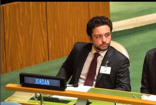 thai-tu-jordan-gay-sot-vi-qua-dien-trai-khi-xem-world-cup