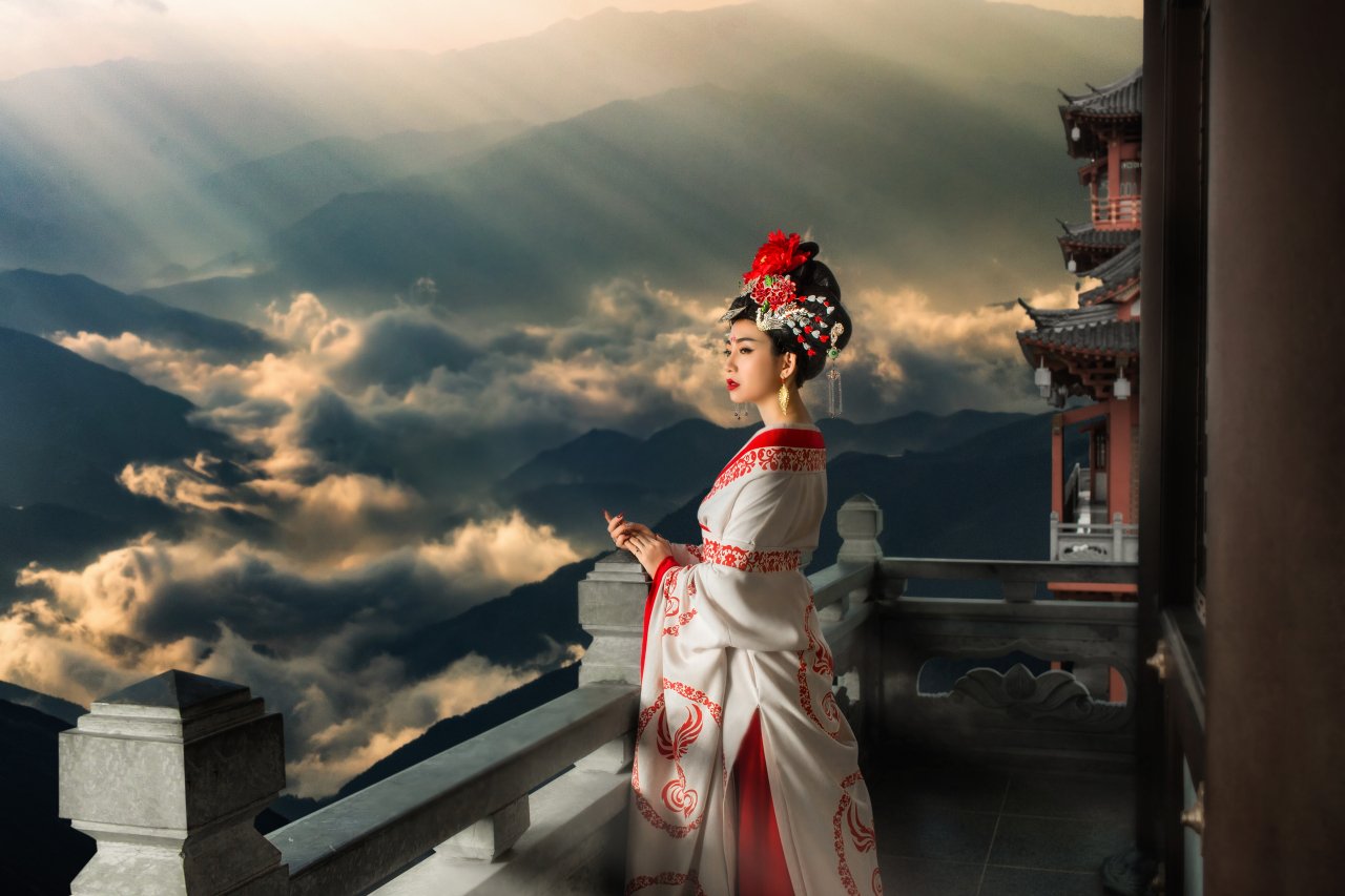 hoa-hau-nhat-phuong-thang-than-phat-ngon-dan-ong-xung-quanh-toi-khong-ai-that-long