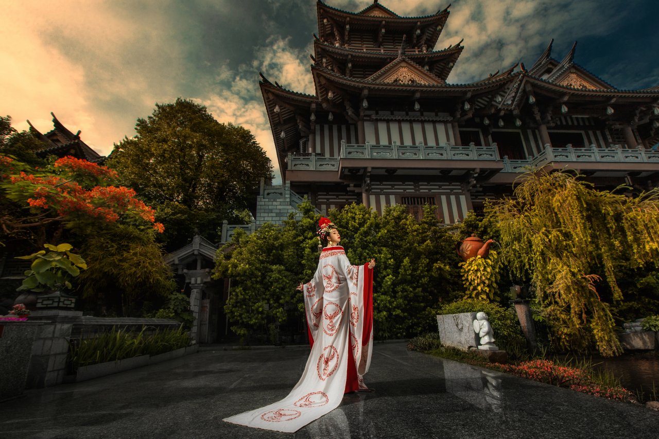 hoa-hau-nhat-phuong-thang-than-phat-ngon-dan-ong-xung-quanh-toi-khong-ai-that-long