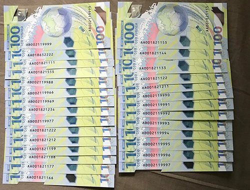Người Việt ở Nga kiếm bộn nhờ cơn sốt tiền lưu niệm World Cup