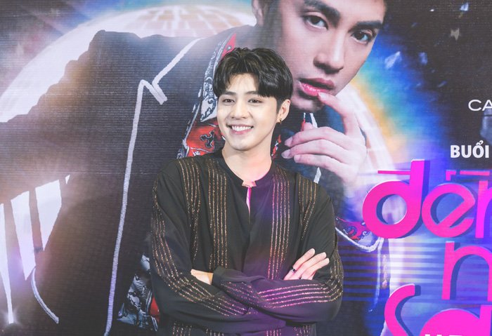 noo-phuoc-thinh-tai-hop-chuyen-gia-tao-hit-do-hieu-tung-mv-don-gian-di-nguoc-xu-the-thi-truong