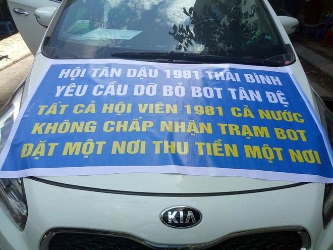 bot-tan-de-lai-nong-tai-xe-mac-man-ngu-giua-loi-di-de-phan-doi-chuyen-thu-phi