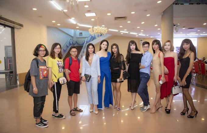 Hoa hậu chuyển giới Hương Giang ngày càng gầy