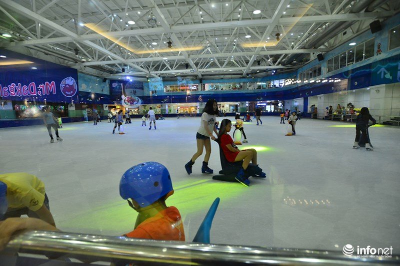 Hà Nội nắng nóng cực điểm trên 40 độ: Phố xá vắng tanh