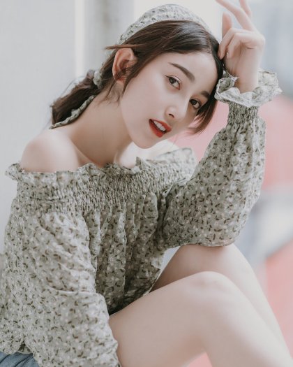 can-canh-nhan-sac-cua-nguoi-mau-thai-lan-angela-ploy-nguoi-khien-rocker-nguyen-dieu-dung-thoi-gian-qua