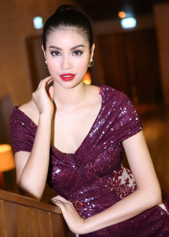 sau-hoa-hau-pham-huong-hoai-lam-bat-ngo-tuyen-bo-ngung-dung-facebook