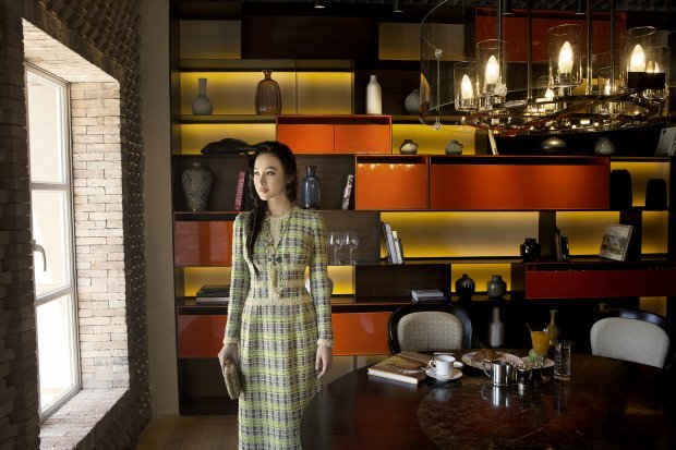 chan-khoe-than-tao-bao-angela-phuong-trinh-bat-ngo-hoa-quy-co-sang-trong-voi-ta-ao-dai-cach-tan