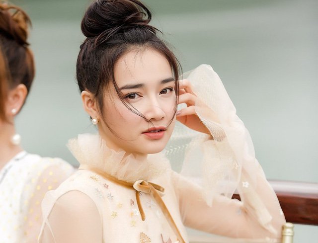 doc-quyen-thuc-hu-chuyen-nha-phuong-rut-lui-khoi-hau-due-mat-troi-phien-ban-viet