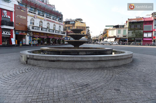 Nhà trọ biến thành lò lửa 40 độ C, sinh viên Hà Nội 