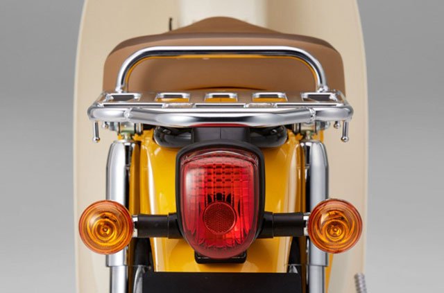 Honda Super Cub 110 2018 về Việt Nam với giá ‘cắt cổ’