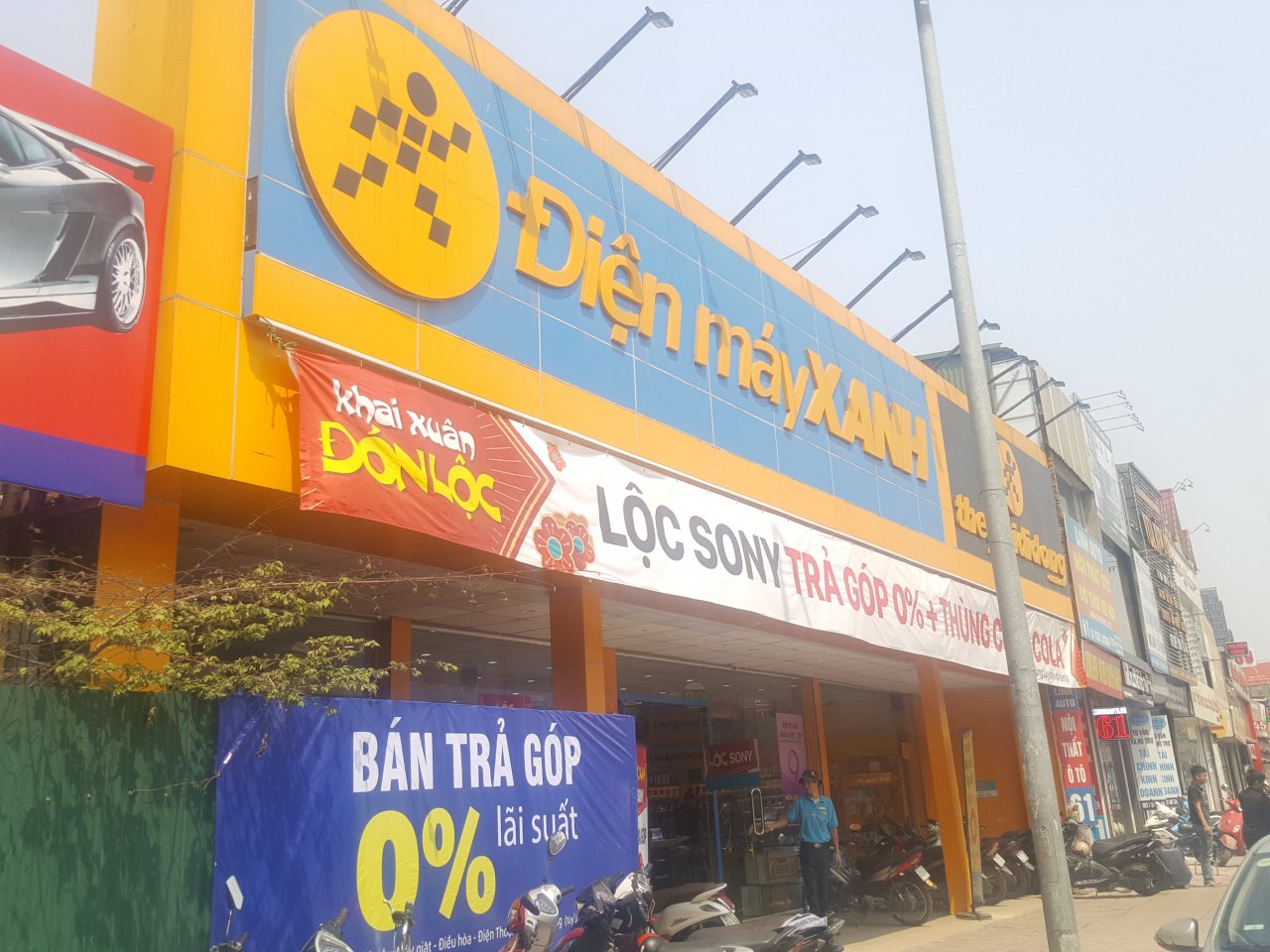 lap-dieu-hoa-dien-may-xanh-khach-hang-nem-trai-dang