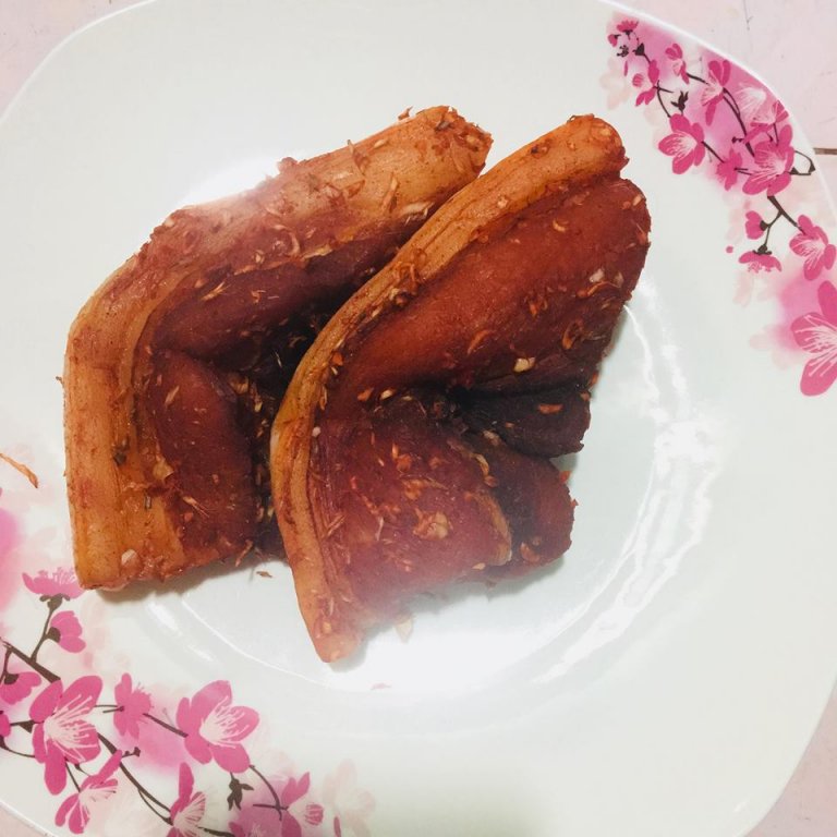 Nắng nóng đỉnh điểm, bà nội trợ đua nhau làm thịt heo một nắng