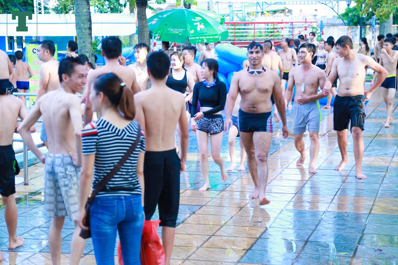nang-nong-gay-gat-nguoi-phao-di-tam-toi-giai-nhiet