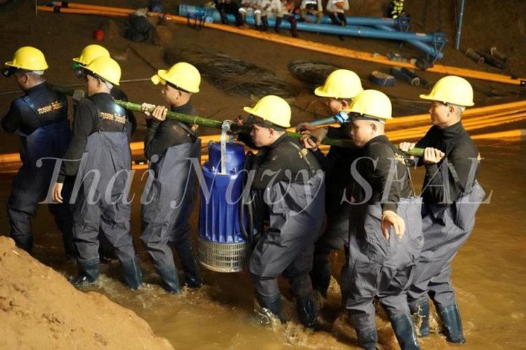 Nụ cười lạc quan của đội bóng thiếu niên Thái Lan sau 11 trong ha