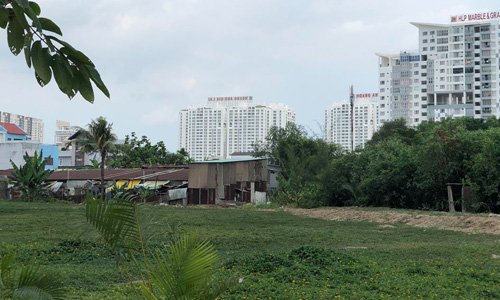 chanh-van-phong-thanh-uy-tp-hcm-bi-khien-trach-vi-320000-m2-dat-bi-ban-re