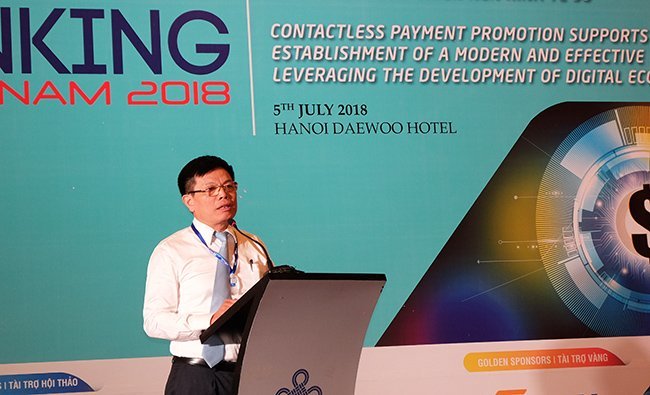 chay-dua-phat-hanh-the-nganh-ngan-hang-lang-phi-1500-ti-dong