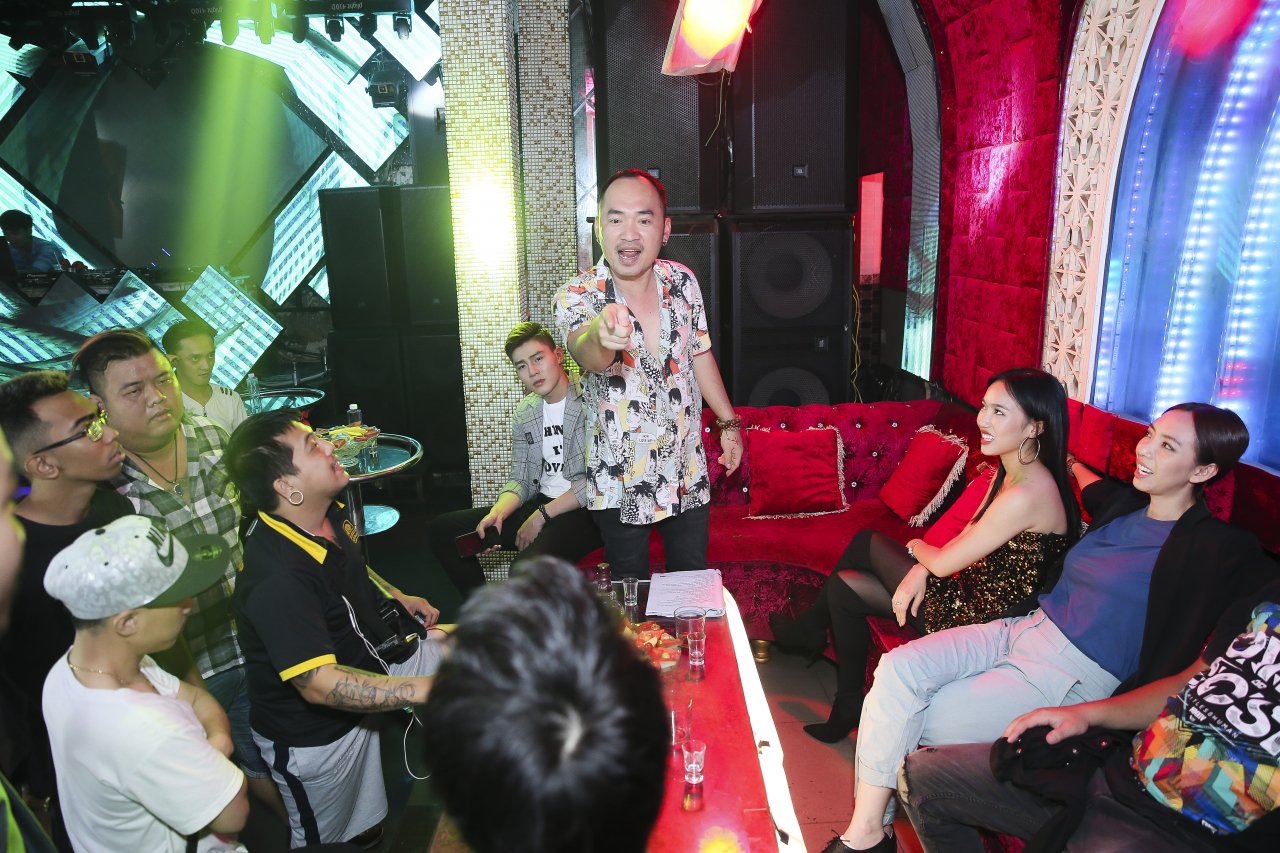fans-hot-hoang-voi-nhung-con-so-kho-tin-trong-thap-tam-muoi-cua-hoa-hau-hai-thu-trang