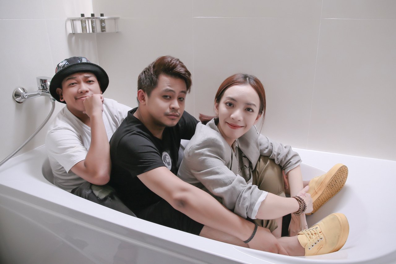fans-hot-hoang-voi-nhung-con-so-kho-tin-trong-thap-tam-muoi-cua-hoa-hau-hai-thu-trang